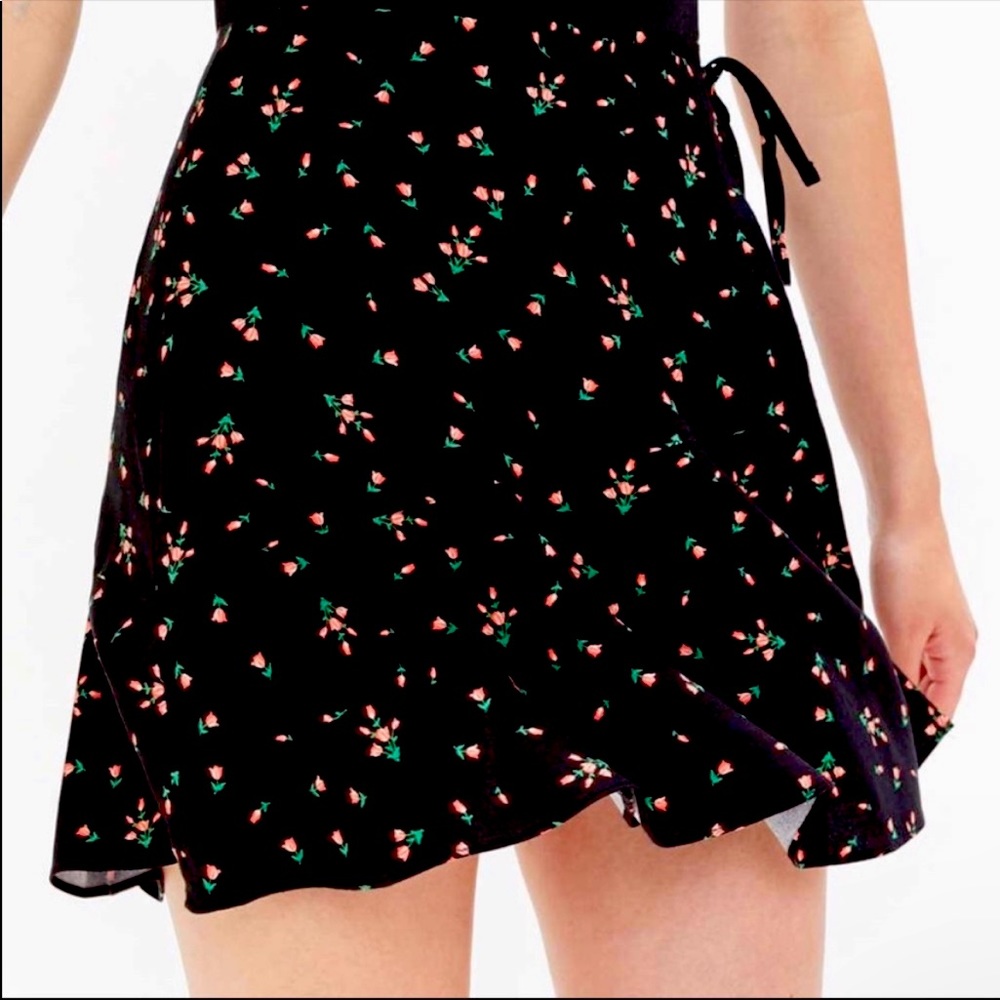 Urban Outfitters Floral Wrap Skirt Size S